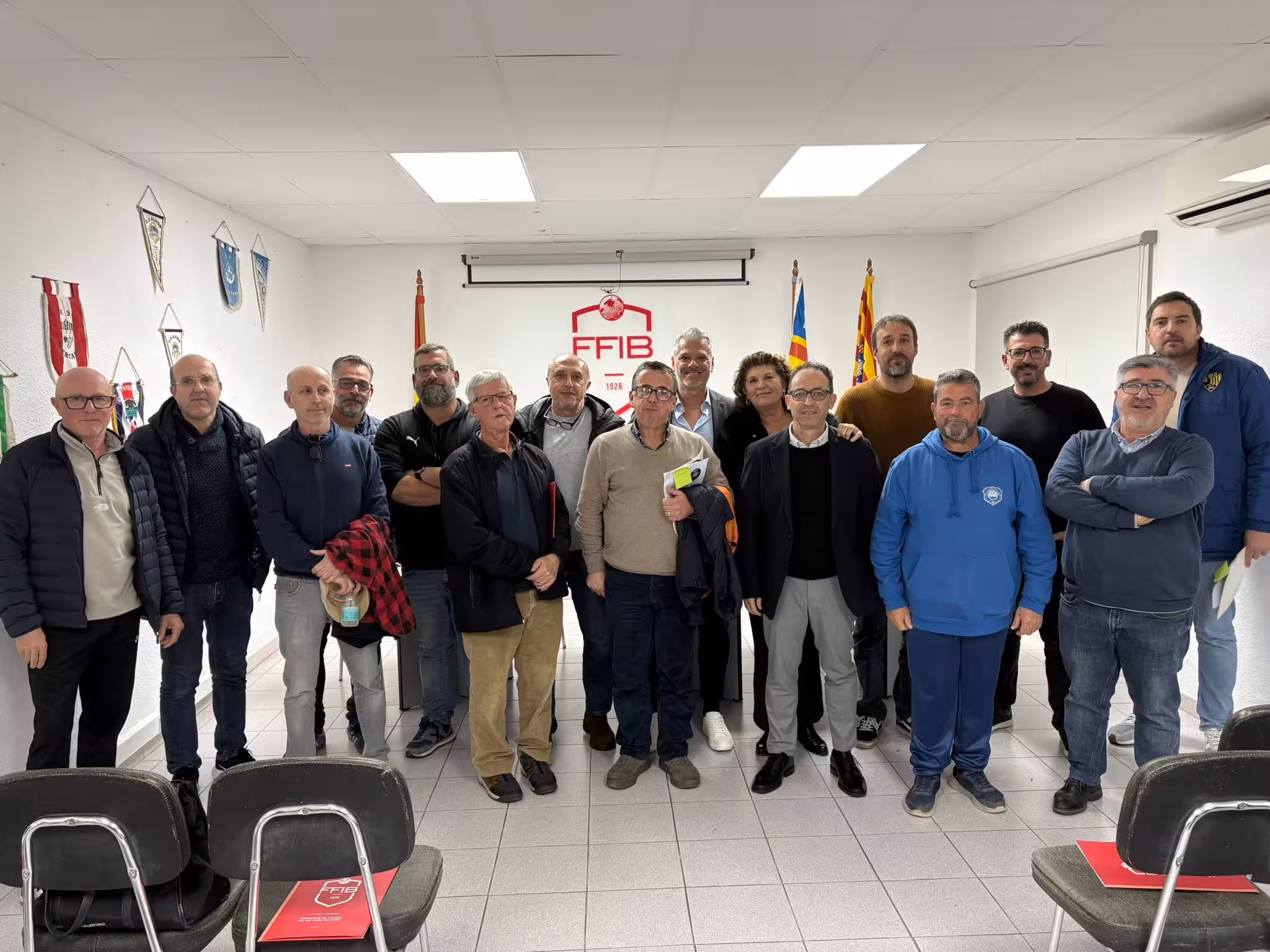 Tolerancia cero a la violencia en el fútbol de Menorca: la Federación y los clubes anuncian medidas contundentes