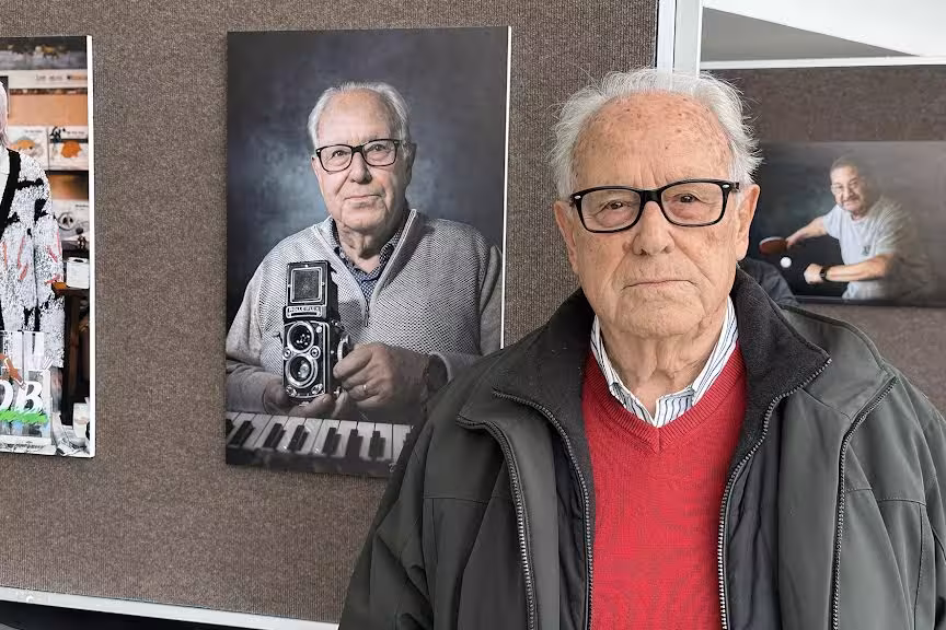 Imagen del artículo: (Fotos) El Mateu Orfila homenajea a los médicos jubilados de Menorca con la exposición “Más allá de la bata”