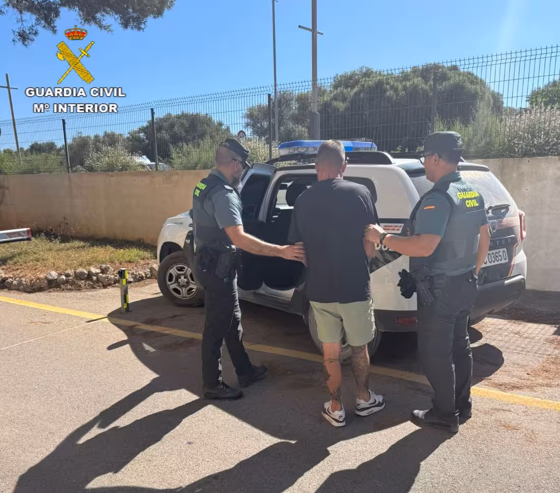 Detenido un hombre en Fornells por amenazas graves con arma blanca y lesiones