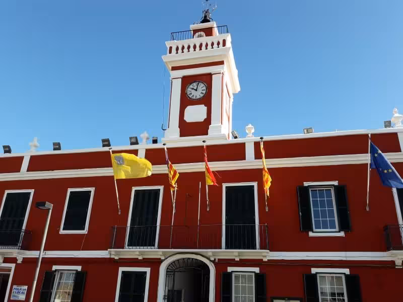 La DUTI llega a Es Castell: la herramienta que unifica y simplifica las gestiones tributarias