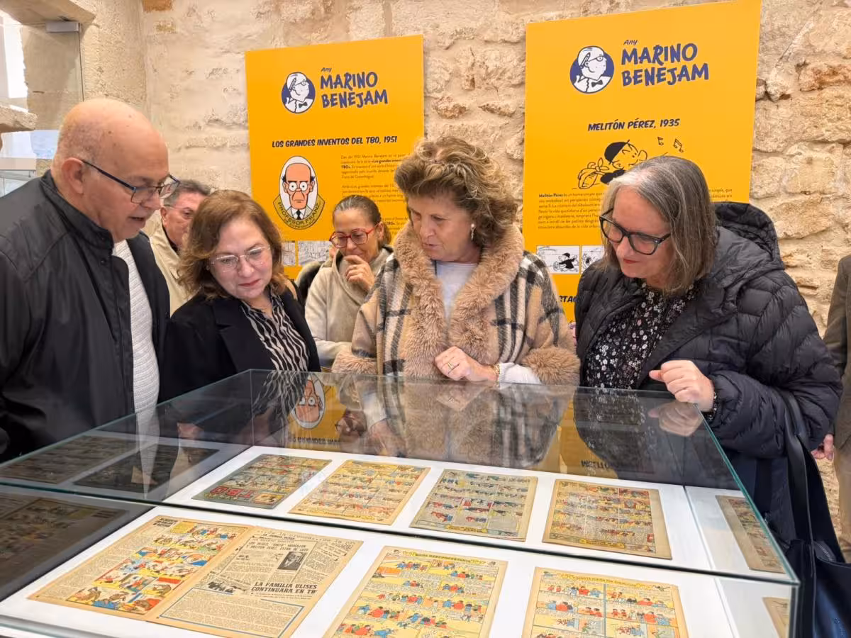 El Consell Insular inaugura la exposición 'Marino Benejam. Retrat d'un geni discret' en Ciutadella
