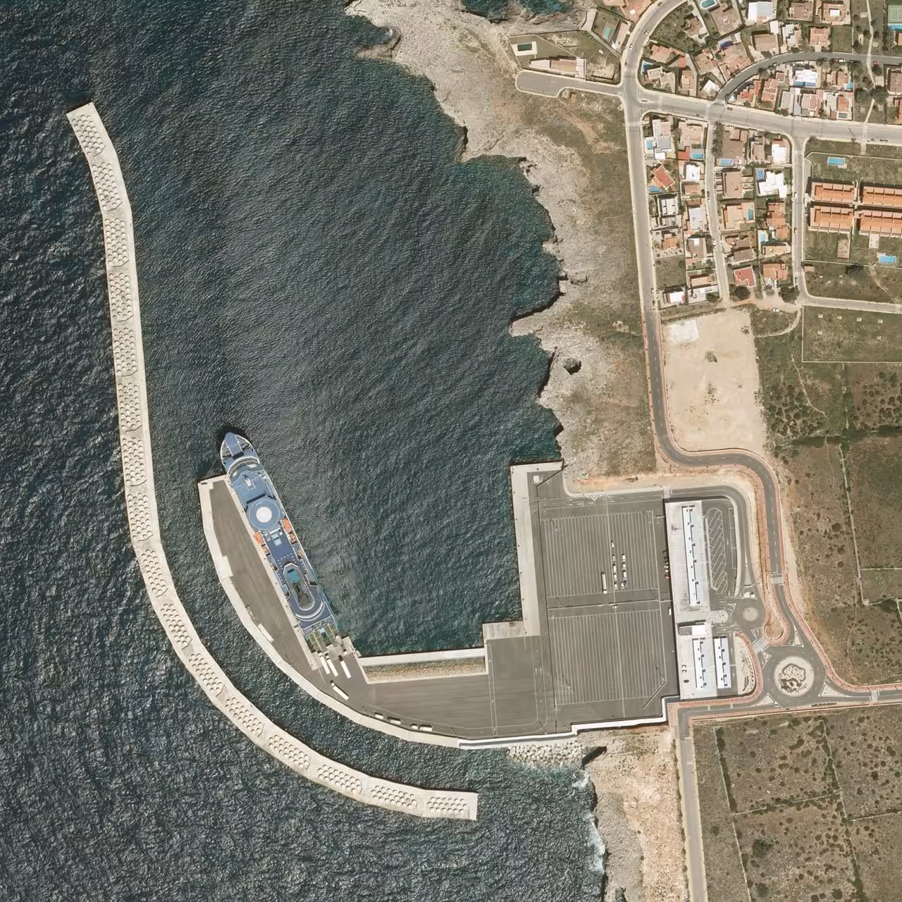 El puerto de Ciutadella supera los 628.000 pasajeros en 2025 y crece un 4,8%