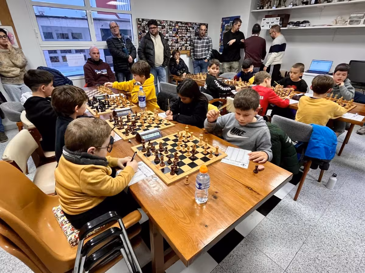 El ajedrez escolar en Menorca arranca con récord de participación y 54 jóvenes inscritos