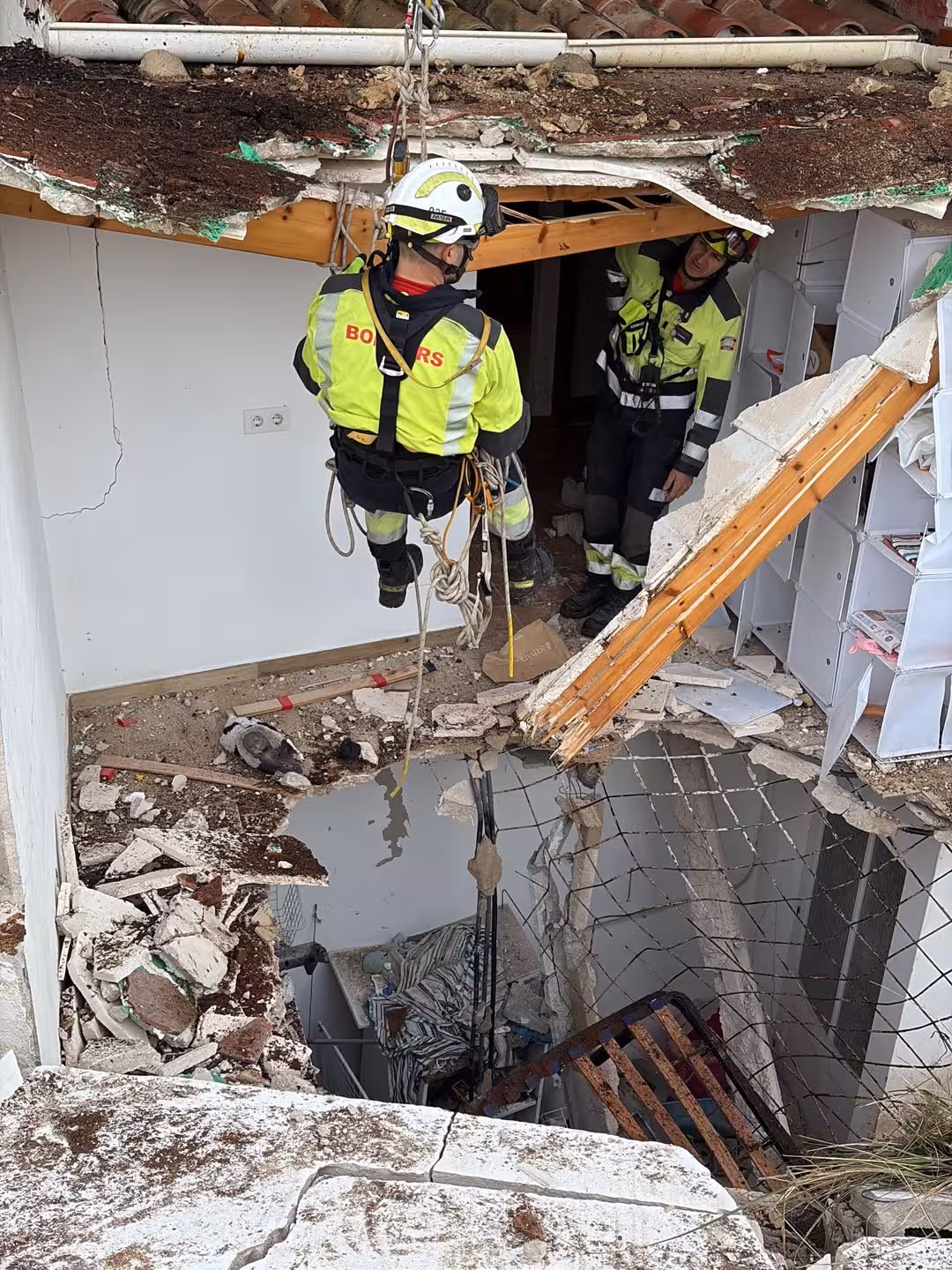 Es Castell no descarta realizar desalojos preventivos tras el accidente de Cala Sant Esteve