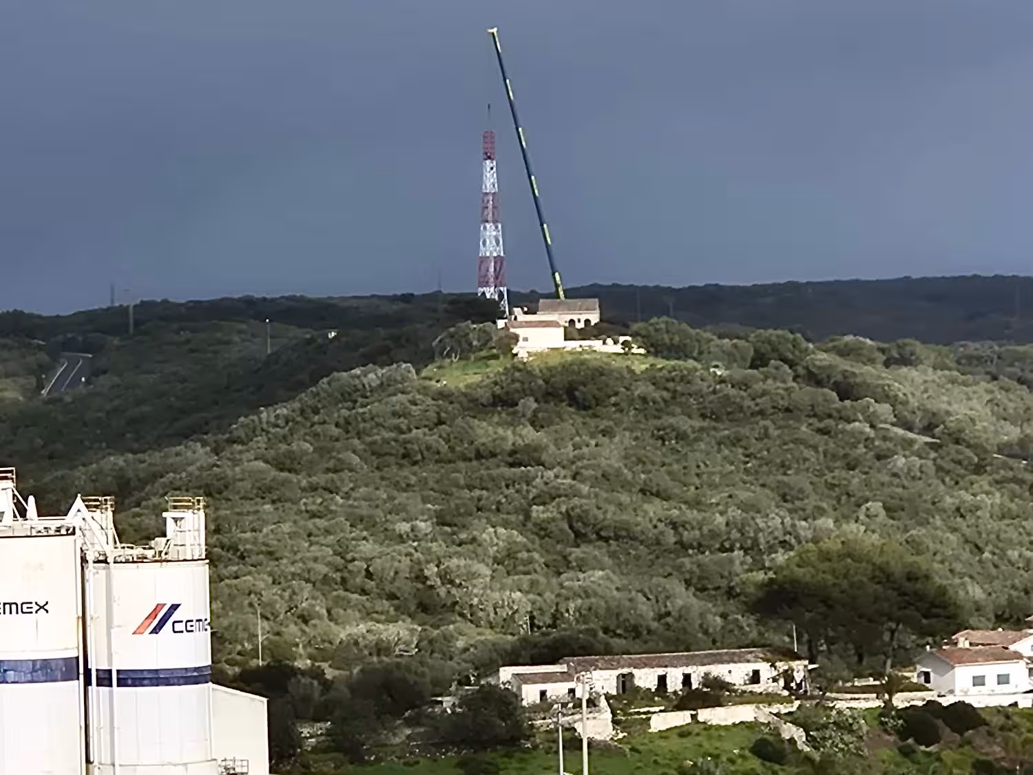 Las obras de la nueva torre de comunicación de la Base Naval de Maó terminarán en febrero
