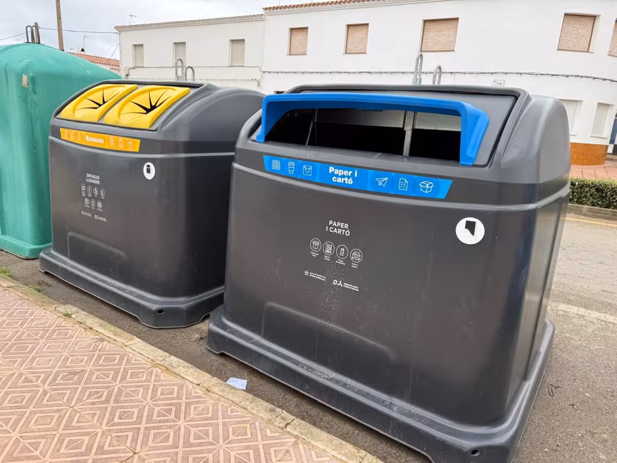 142 contenedores nuevos reforzarán la recogida selectiva en seis municipios de Menorca