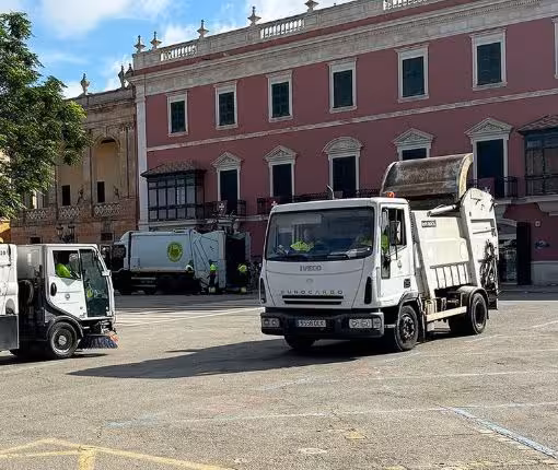 Ciutadella propone adjudicar su limpieza viaria a FCC por más de 17 millones de euros