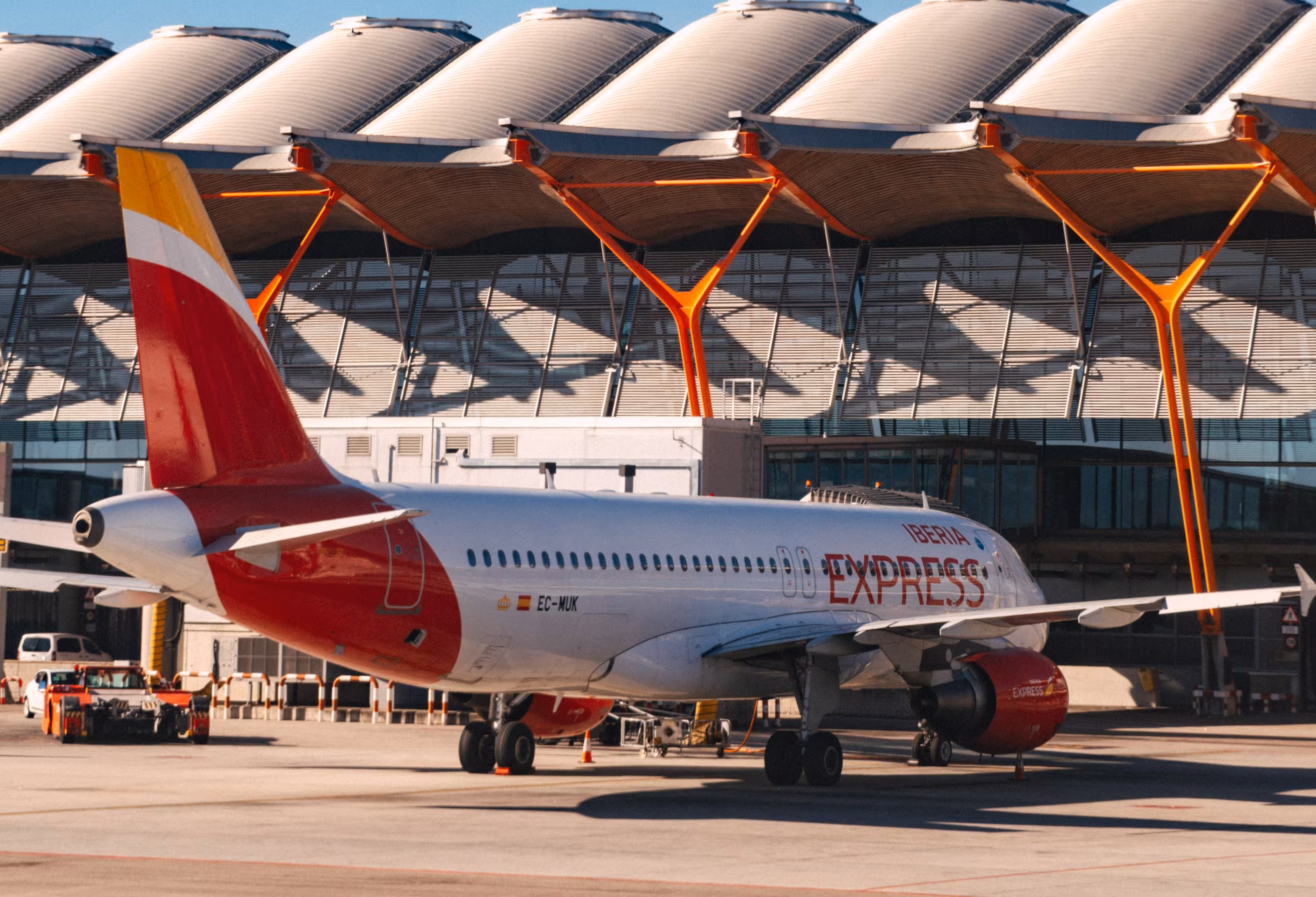 Iberia Express lanza vuelos entre Menorca y Madrid por 13 euros