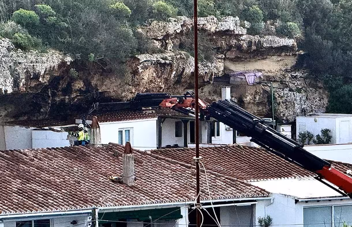 Comienza el retorno de los vecinos a Cala Sant Esteve y avanzan los trabajos en Cala Figuera y el Fonduco