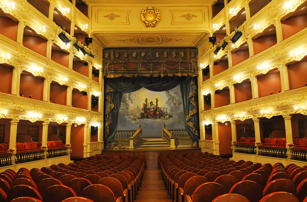 Doña Paquita se convierte a sus 99 años en ‘Espectadora de Honor’ del Teatre Principal de Maó