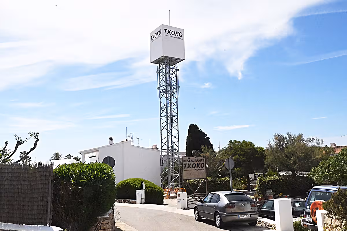 Convocan una protesta ante el Ajuntament de Sant Lluís por la nueva antena de telefonía en Binisafúller