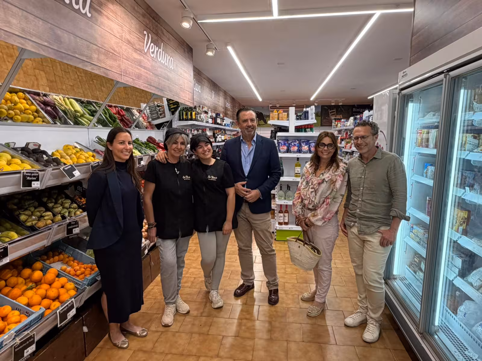 Dos trabajadoras del supermercado Raital de Ciutadella toman el relevo para evitar su cierre