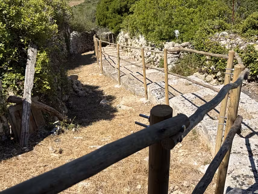 Es Migjorn renueva los pasamanos del Camí des Pou con una inversión de casi 15.000 euros