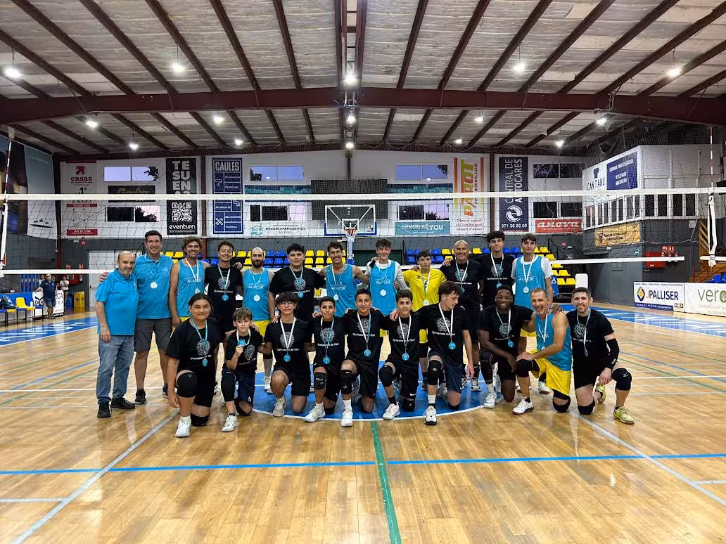 Maó conquista el oro en voleibol masculino de los Jocs Esportius Municipals