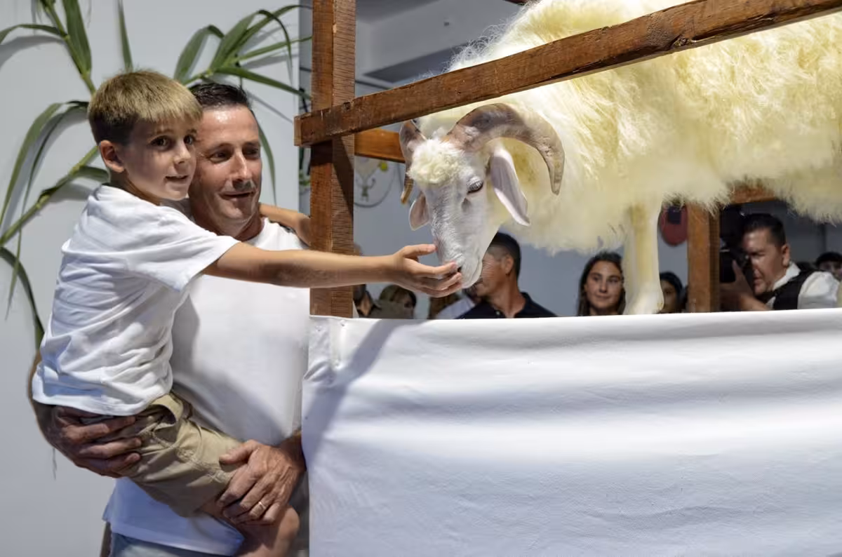 La Vetlla des Be abre uno de los actos más emblemáticos de las fiestas de Sant Joan en Ciutadella