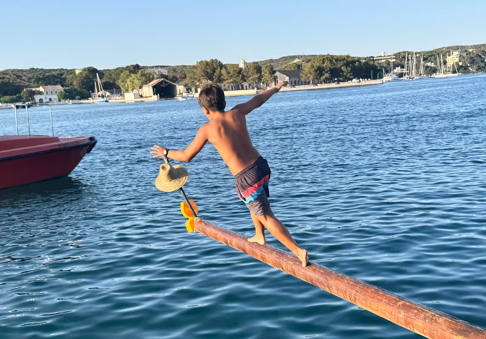 Maó lleva la fiesta al puerto para celebrar Sant Pere