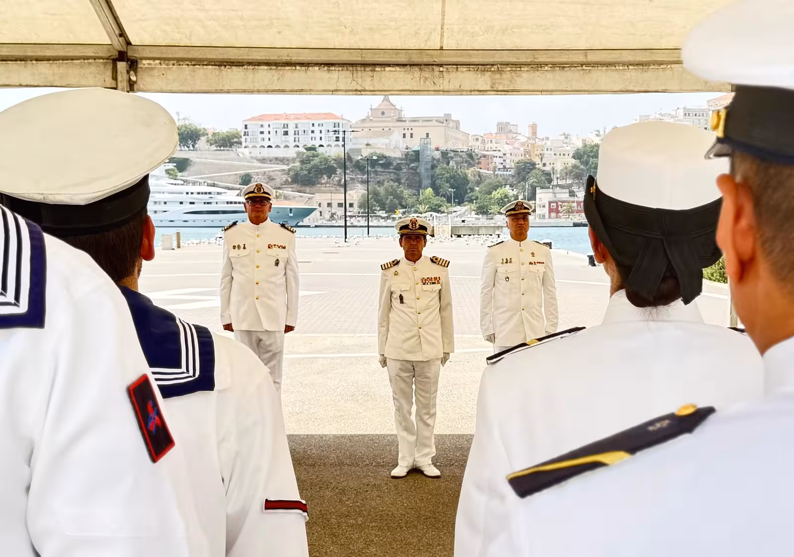 (Fotos) Fernando González Galego asume el mando de la Comandancia Naval de Maó