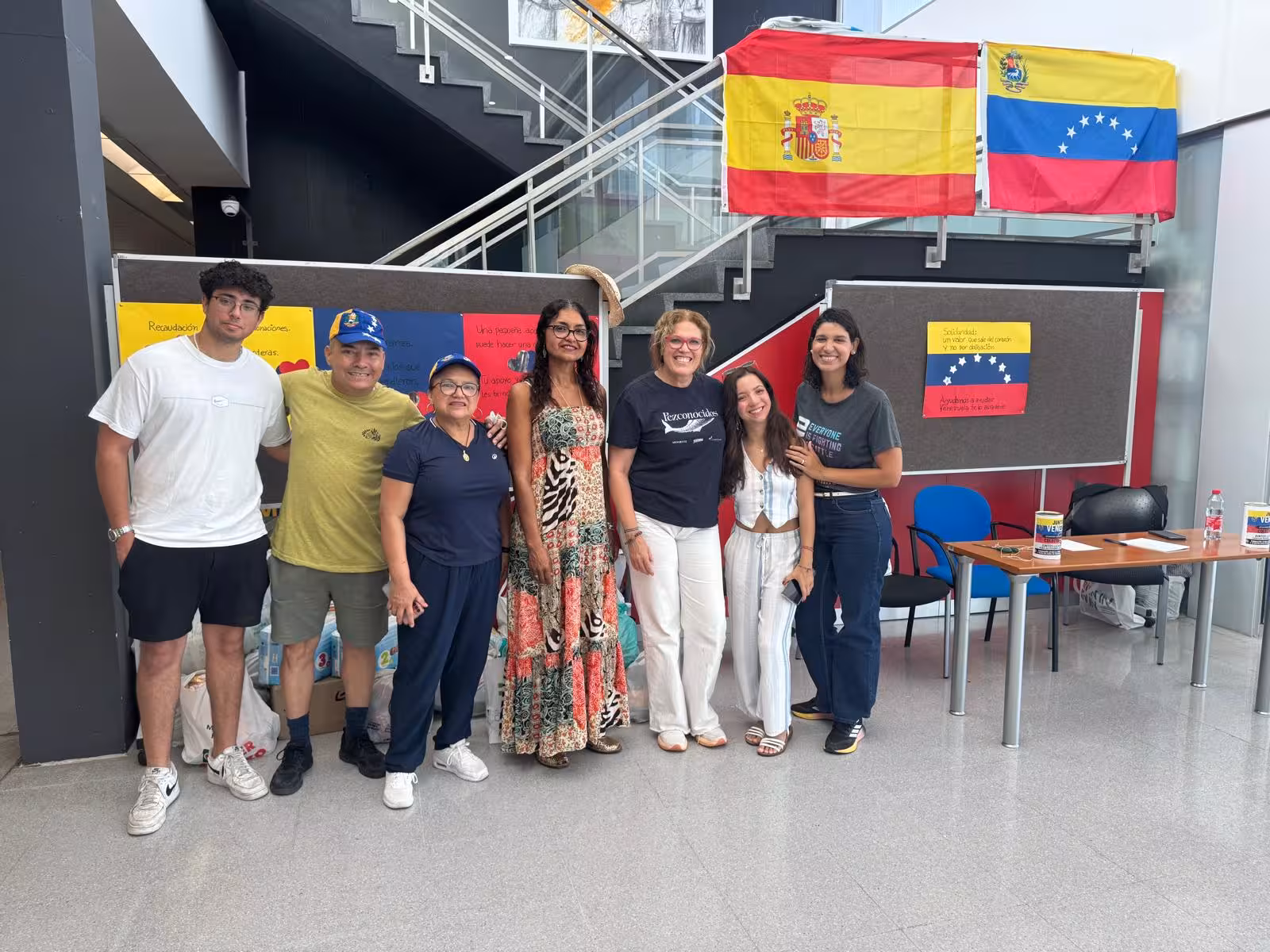 (Fotos) Solidaridad con Venezuela desde el Mateu Orfila