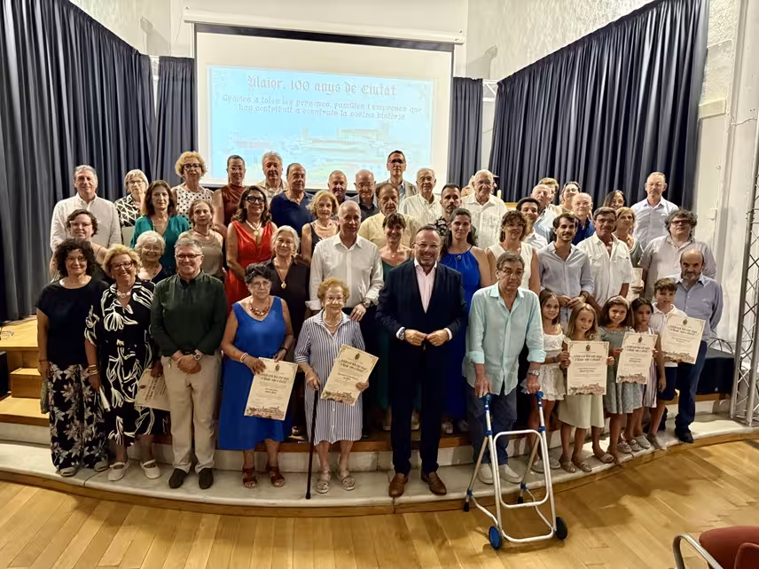 Emotivo homenaje en Alaior a las empresas y familias que han impulsado el desarrollo de la ciudad durante un siglo