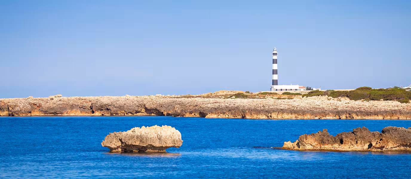Cinc a Song canta por la Illa de l’Aire: el grupo impulsa en Menorca un concierto solidario para proteger la reserva marina