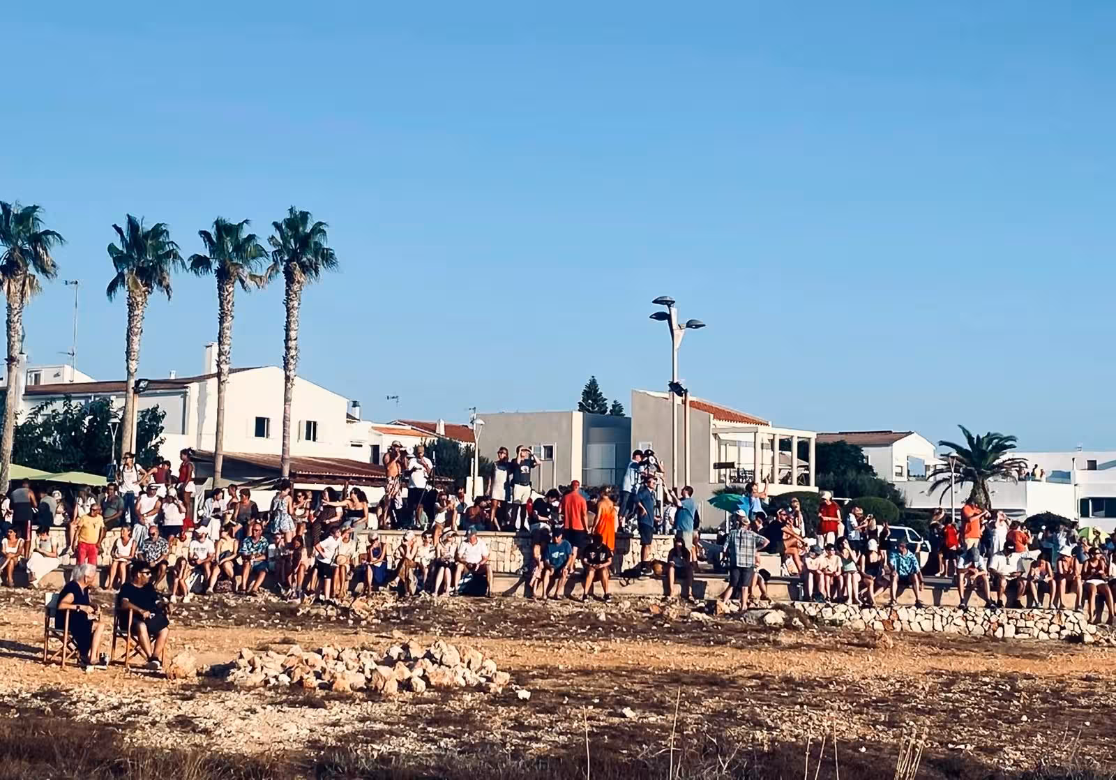 (Vídeo y fotos) Gran expectación en Menorca para contemplar el histórico eclipse solar