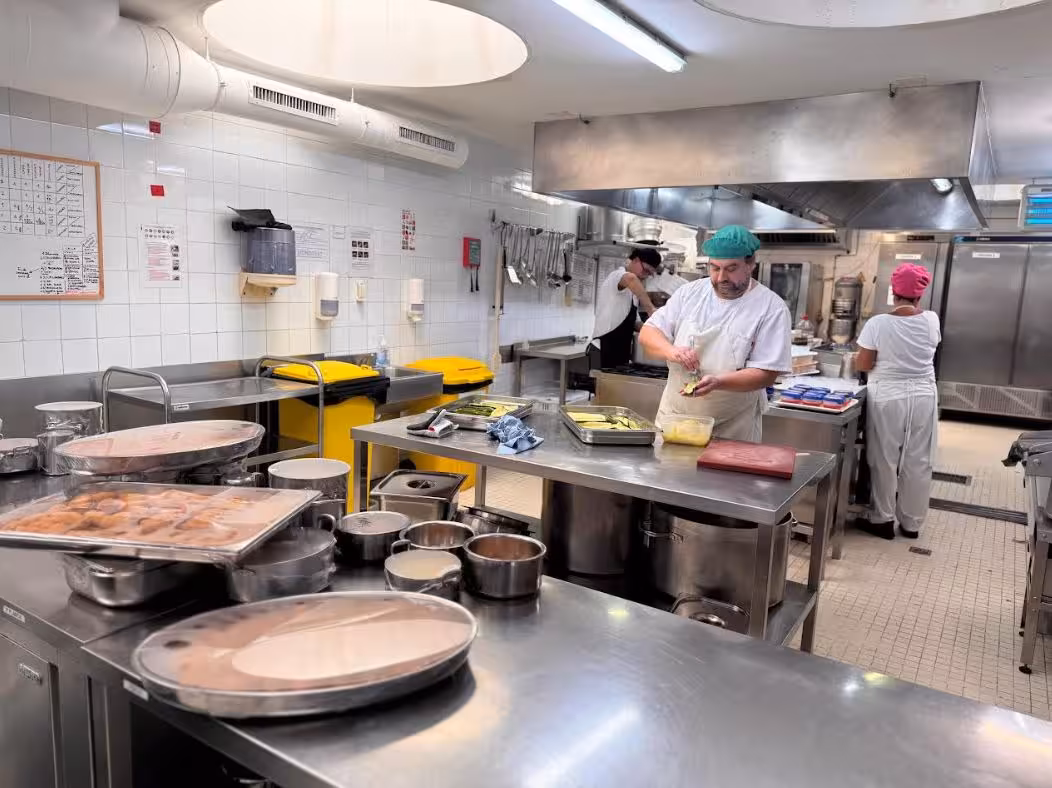 La Residència Geriàtrica de Maó invierte más de 36.000 euros en la modernización de sus cocinas y la renovación de colchones