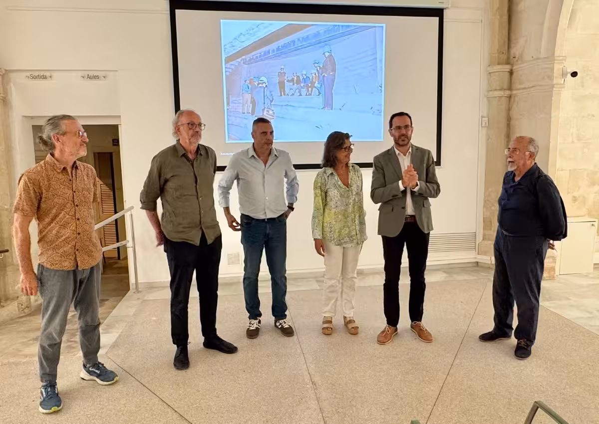 El Teatro Principal de Maó revive su gran transformación: una exposición recuerda su rehabilitación