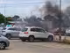 (Fotos) Arde un coche en el aparcamiento del gimnasio de Malbúger