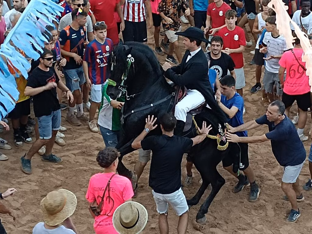 (Fotos) Ferreries vive intensamente el jaleo de Sant Bartomeu
