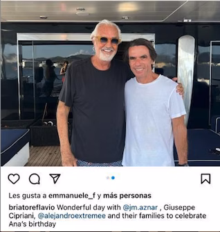 (Fotos) Aznar y Briatore se encuentran en un lujoso yate en el Puerto de Maó