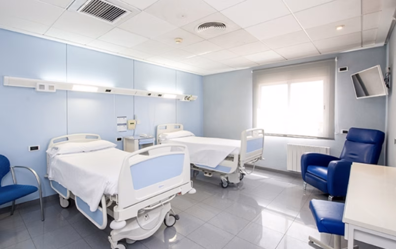 Camas de hospital de Menorca rumbo a Gambia