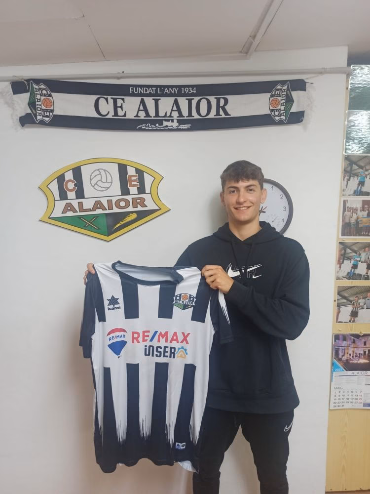 Santi Mir renueva por el Alaior