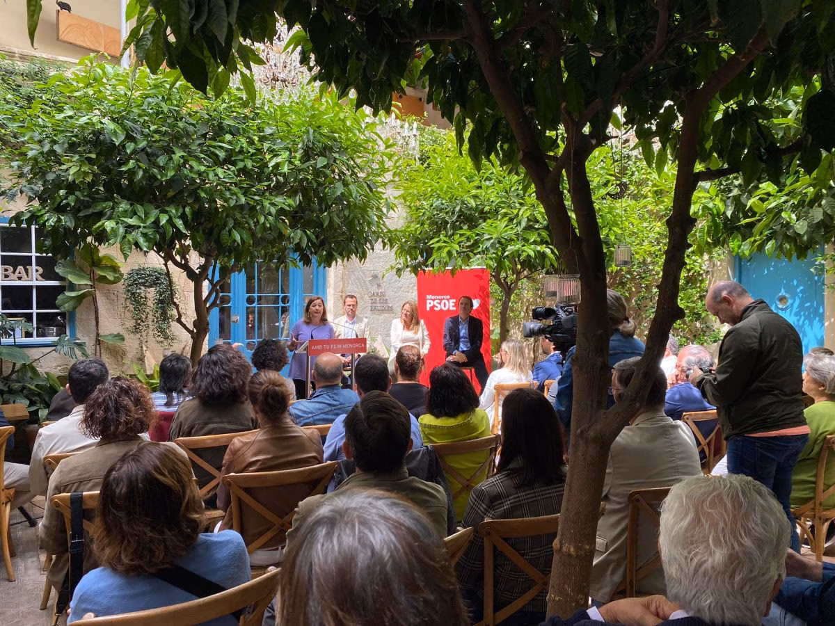 Francina Armengol se compromete a crear el centro de FP de hostelería en Ciutadella