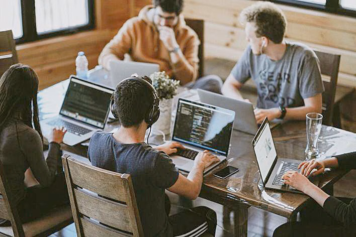 El Govern estudia ayudas a las empresas para implantar jornada laboral de 4 días