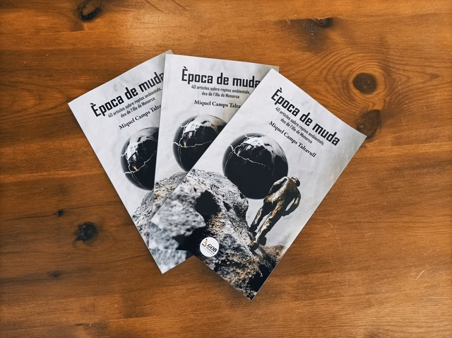 Presentan en Maó 'Època de muda', 40 artículos de Miquel Camps