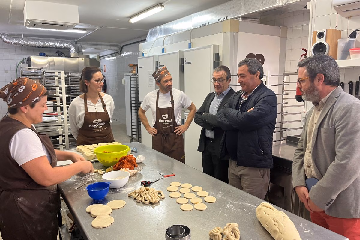 (Fotos) Es Mercadal se une a 'Emblemáticos baleares' con la incorporación de Can Pons