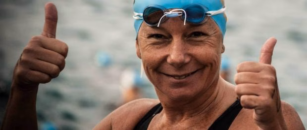 Nadada popular en Es Mercadal con Tita Llorens y Martí Riera