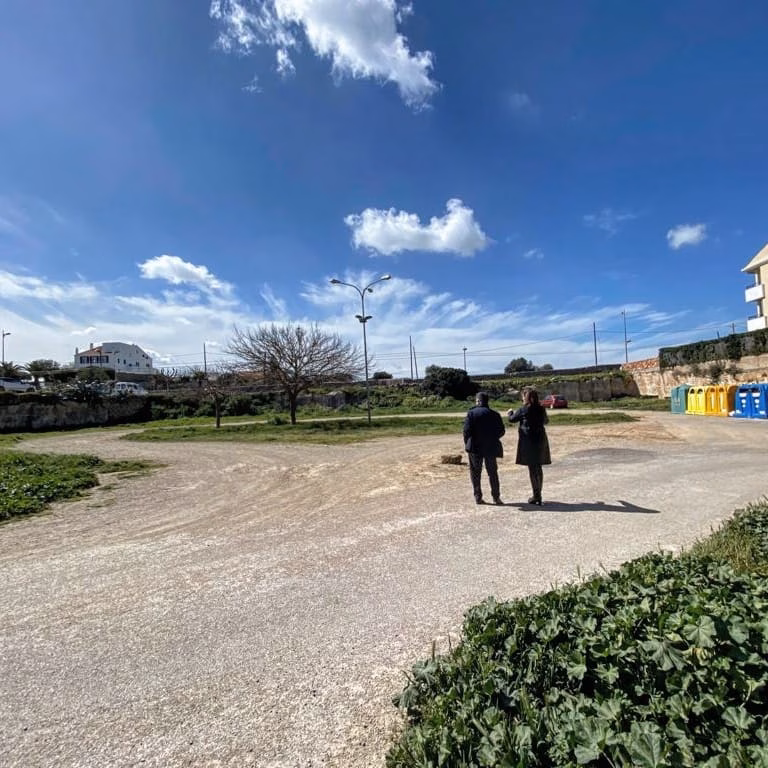 Es Castell traslada servicios al Clot de Santa Anna por falta de espacio