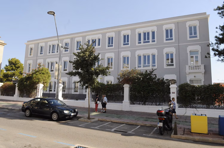 Educación readmitirá a los dos asesores lingüísticos de inglés del programa British de Menorca