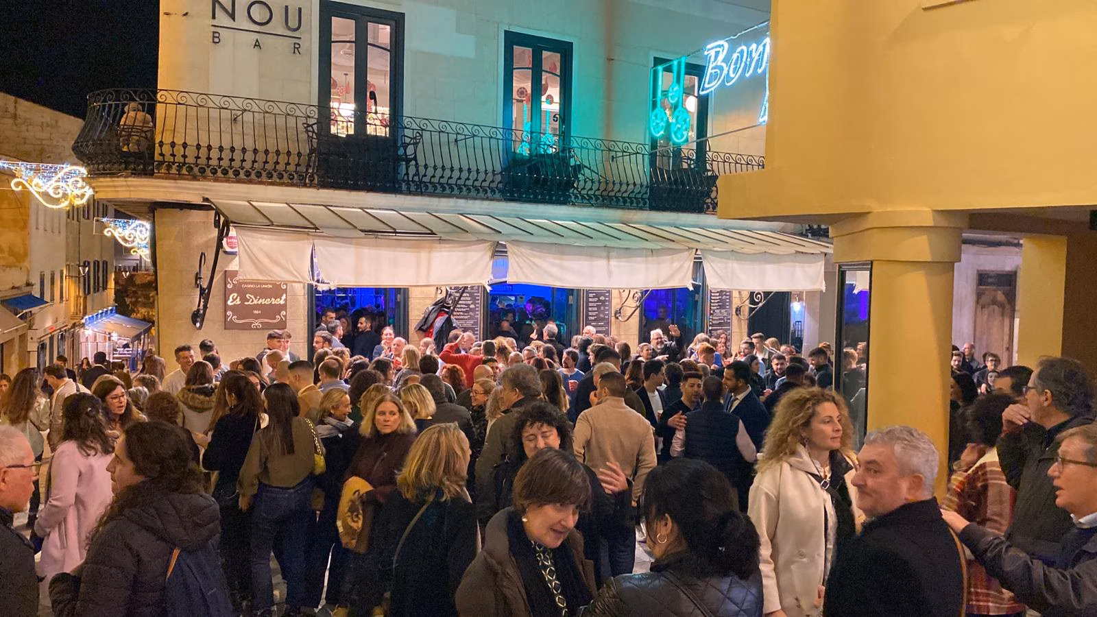 Maó se prepara para la Nochevieja