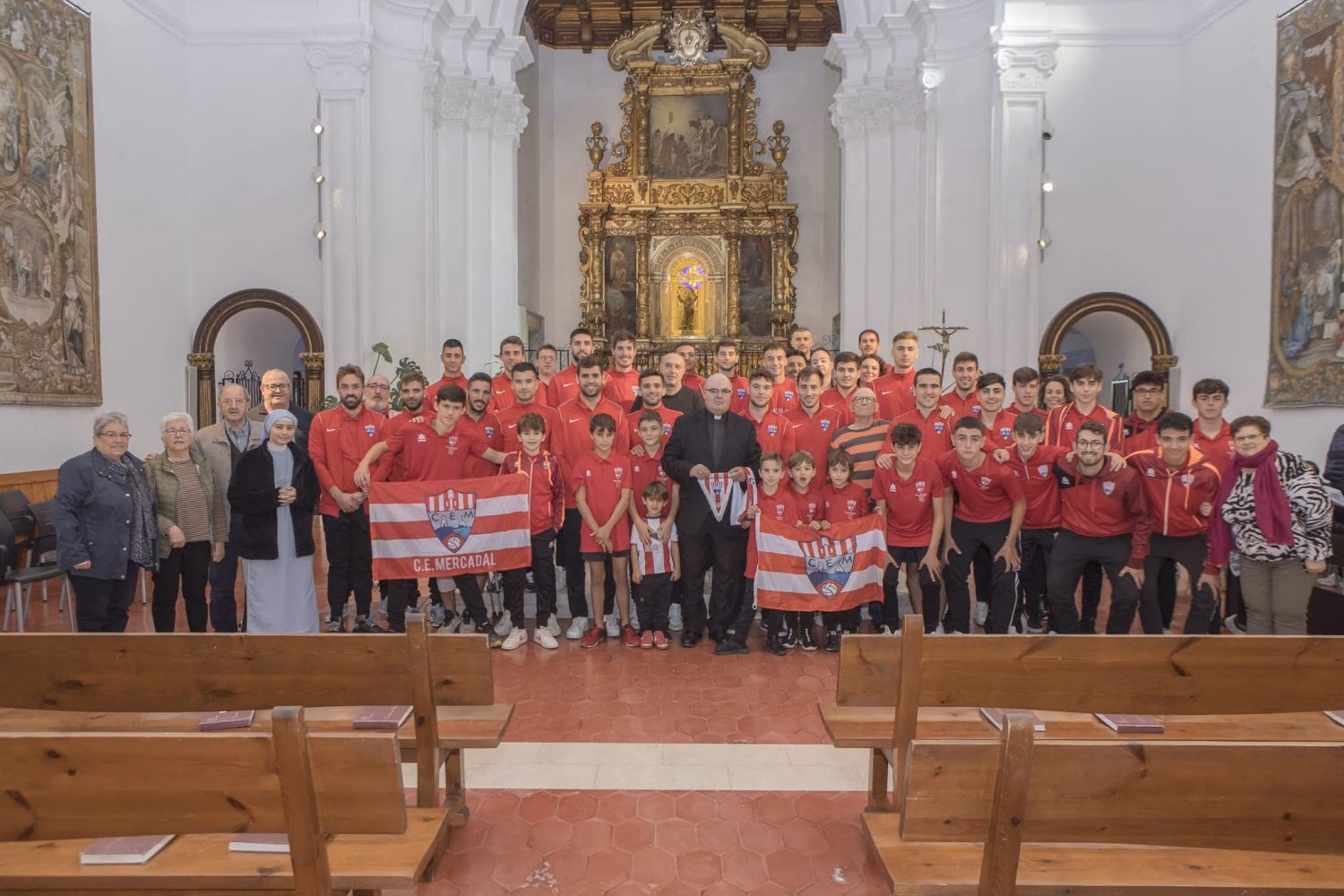 (Fotos) El Mercadal rinde tributo a la Virgen
