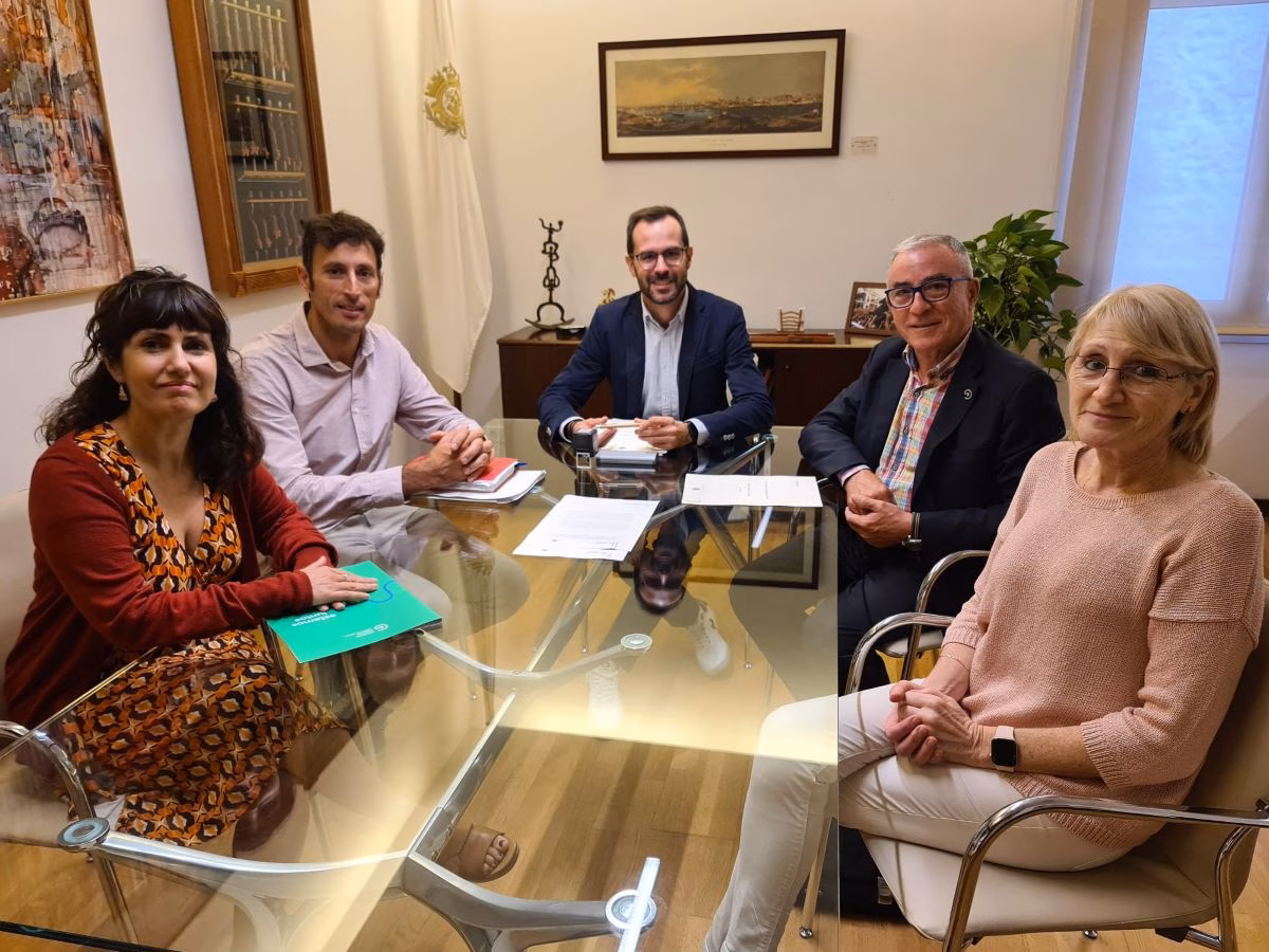 Maó declara el polideportivo municipal 'Espacio libre de humo'