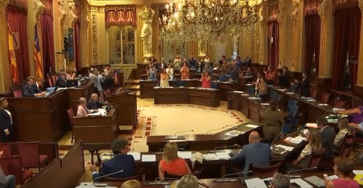 El pleno del Parlament abordará la falta de médicos y de vivienda en Baleares