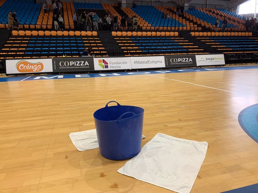Una gotera, una petición, mil gracias