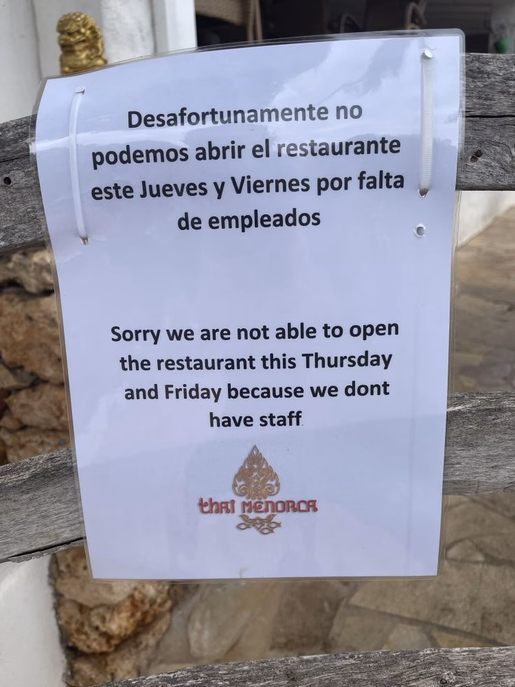 El curioso cierre de un restaurante de Sant Lluís