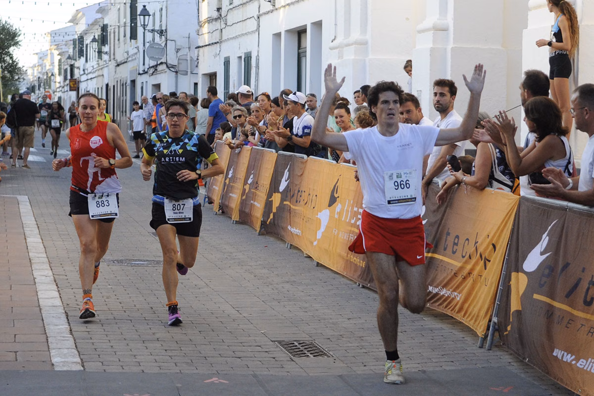 Fernando Serrano y Maria Pallicer reinan en Sant Lluís