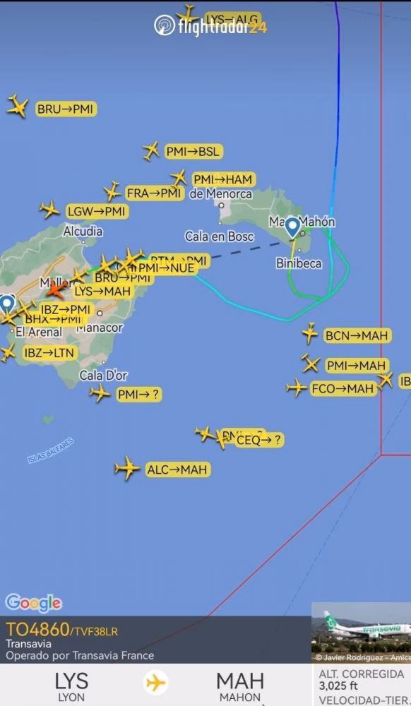 (Vídeo) Rachas de viento de hasta 90 km/h impiden el aterrizaje de un avión en Menorca