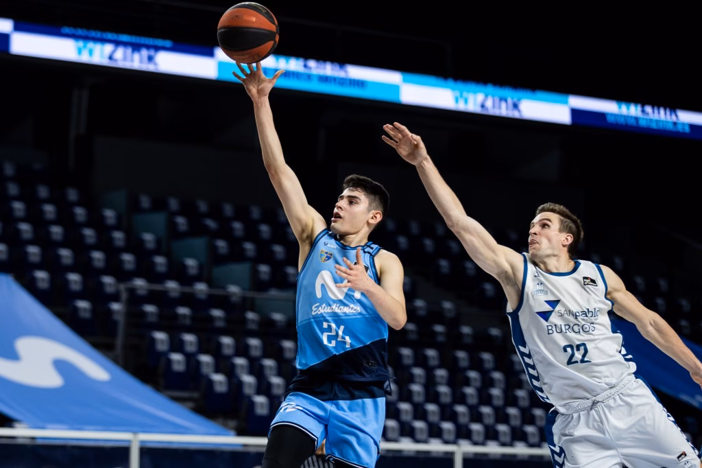 El Hestia Menorca, a por Nacho Arroyo