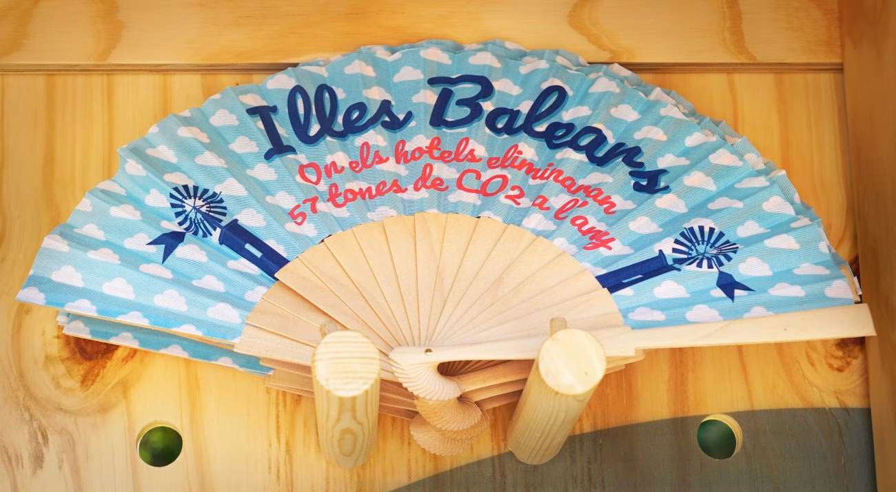 (Vídeo) El Govern promociona 'souvenirs' para explicar a los turistas la nueva Ley Turística