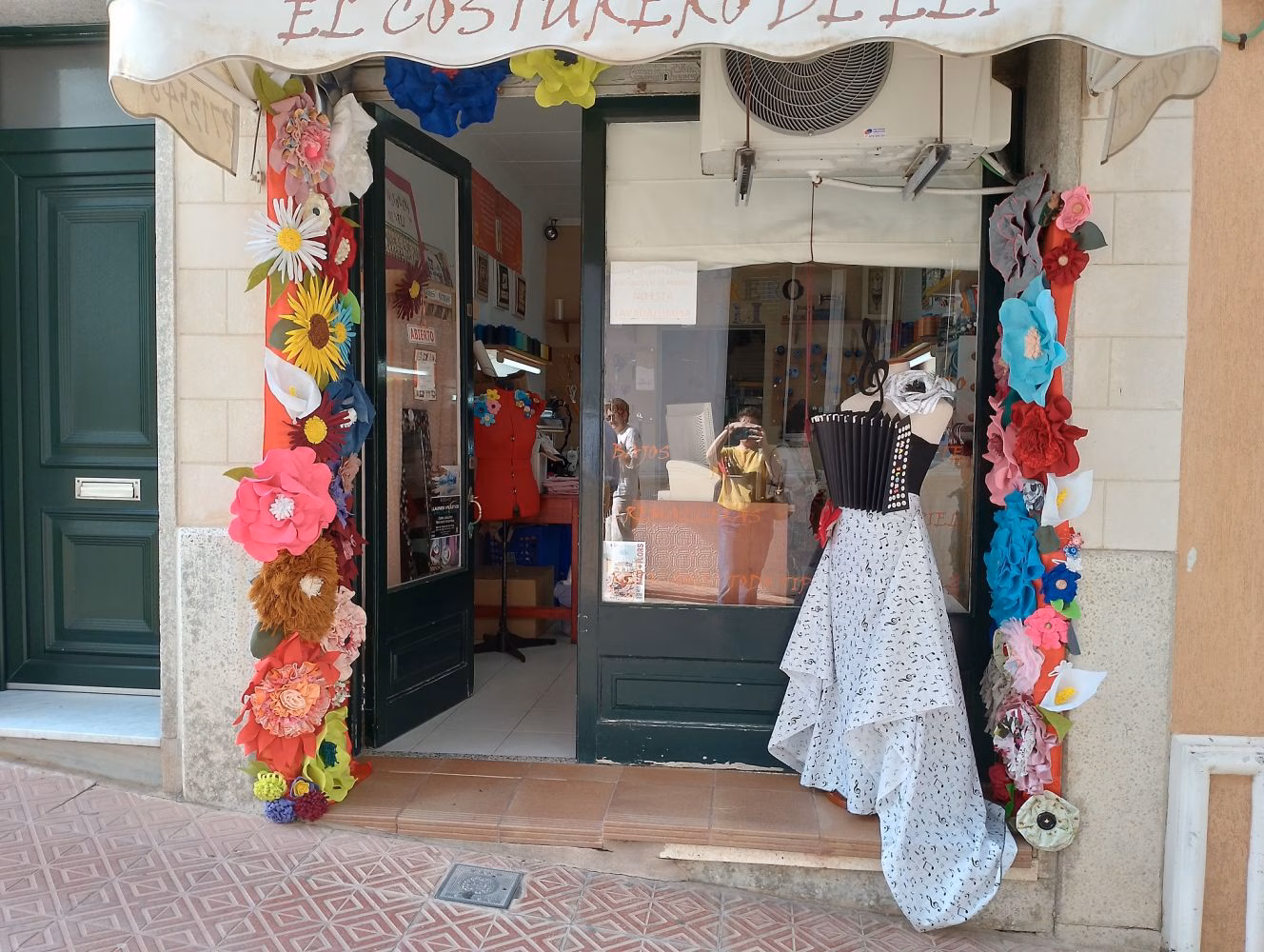 (Fotos) Los mejores escaparates del "Maó+Flors"